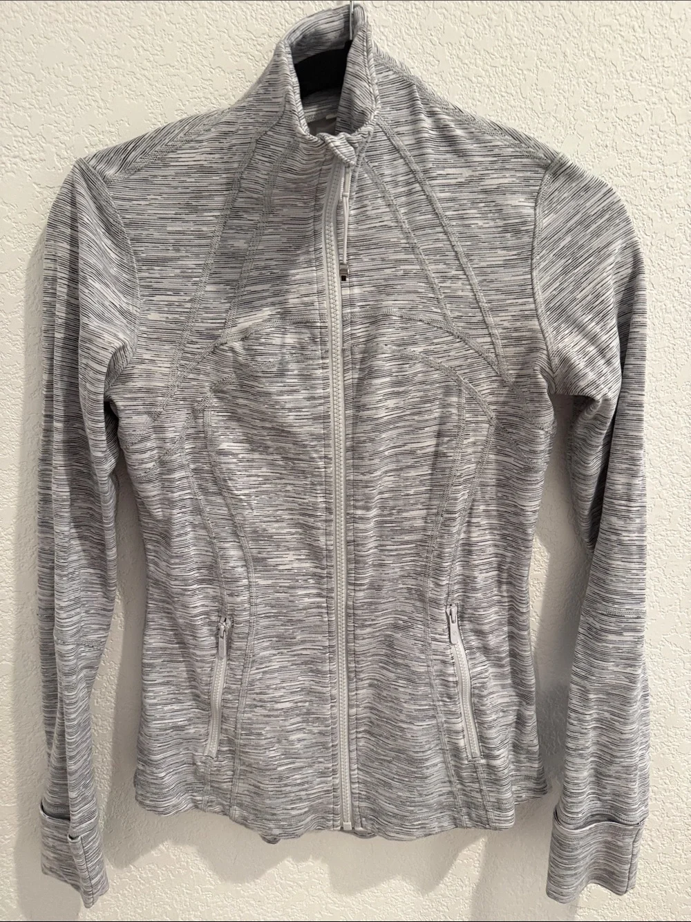 Lululemon Women's Light Gray Full-Zip Performance Jacket